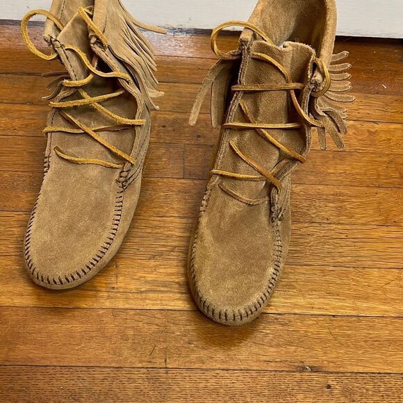 American Eagle Minnetonka Women's Tramper Bootie Size 7 New - Picture 2 of 9